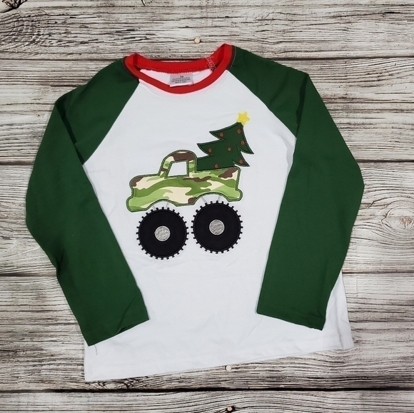 Christmas Holiday Long Sleeve Raglan NWT - Picture 1 of 5